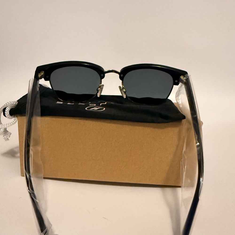 Stylish Black Sunglasses